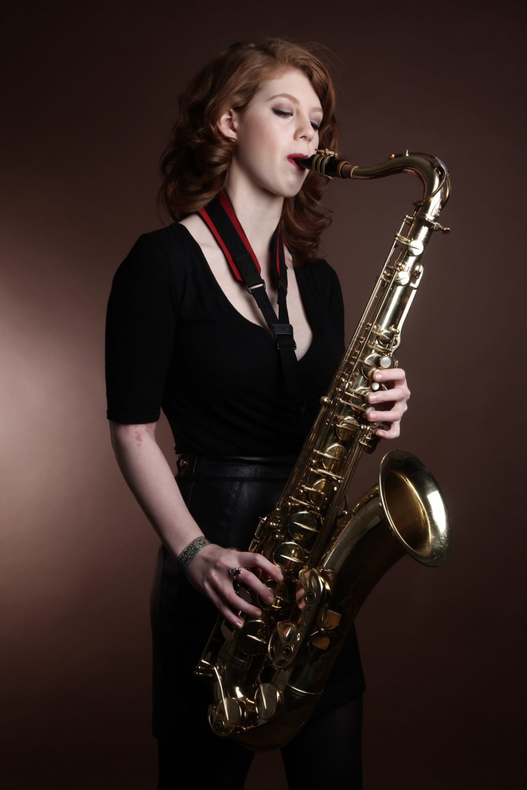 Olivia sax | wedding saxophonist | saxophone player | sax player